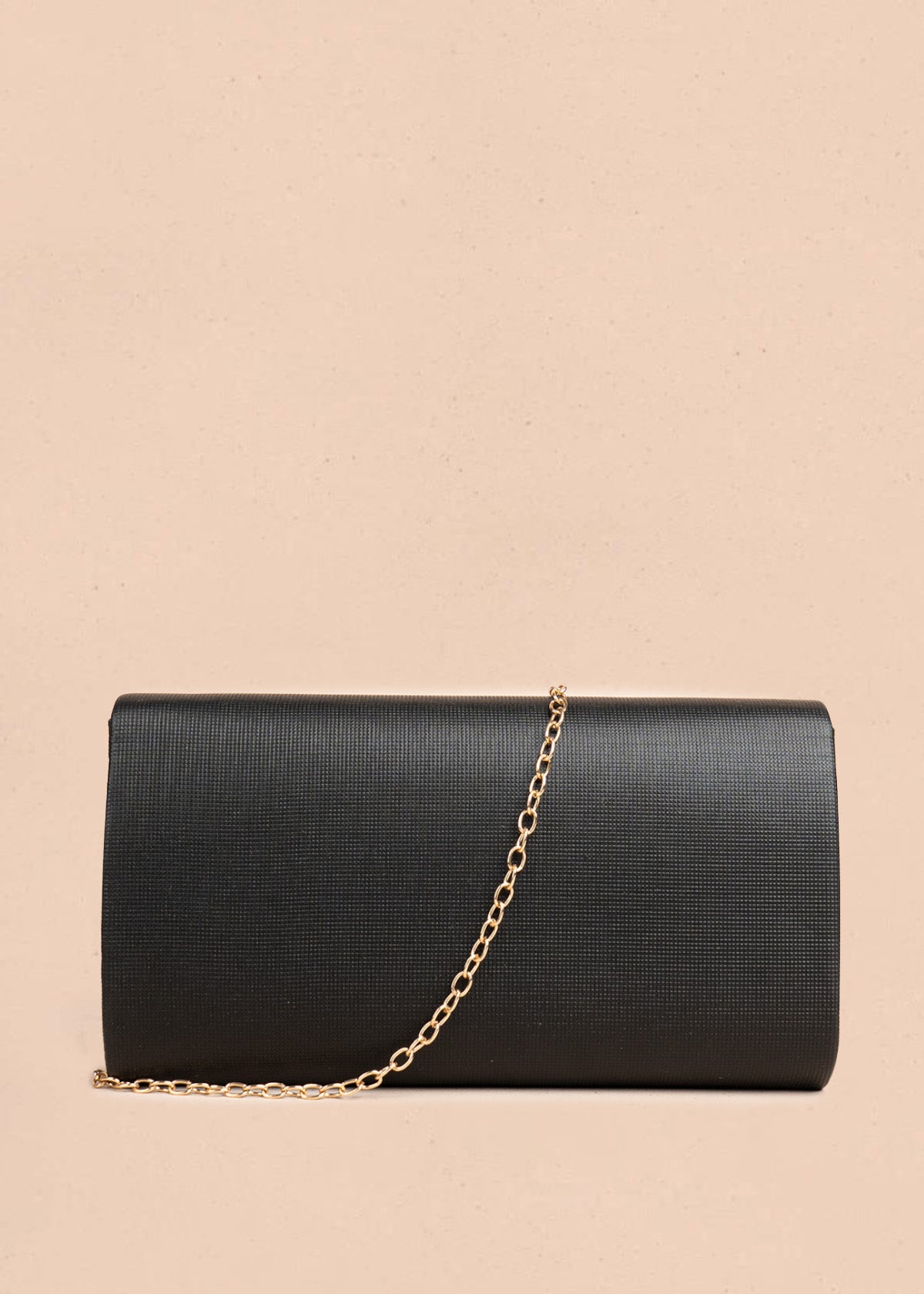 Bolso de fiesta color negro con detalle dorado 106807