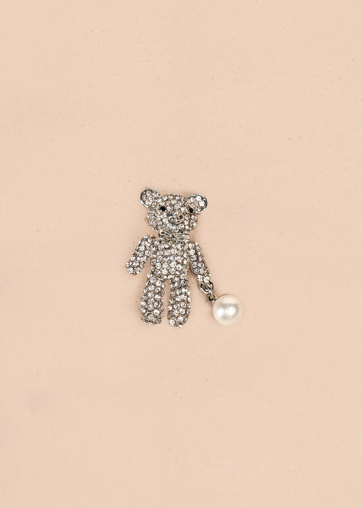 Prendedor de oso color plata 106835