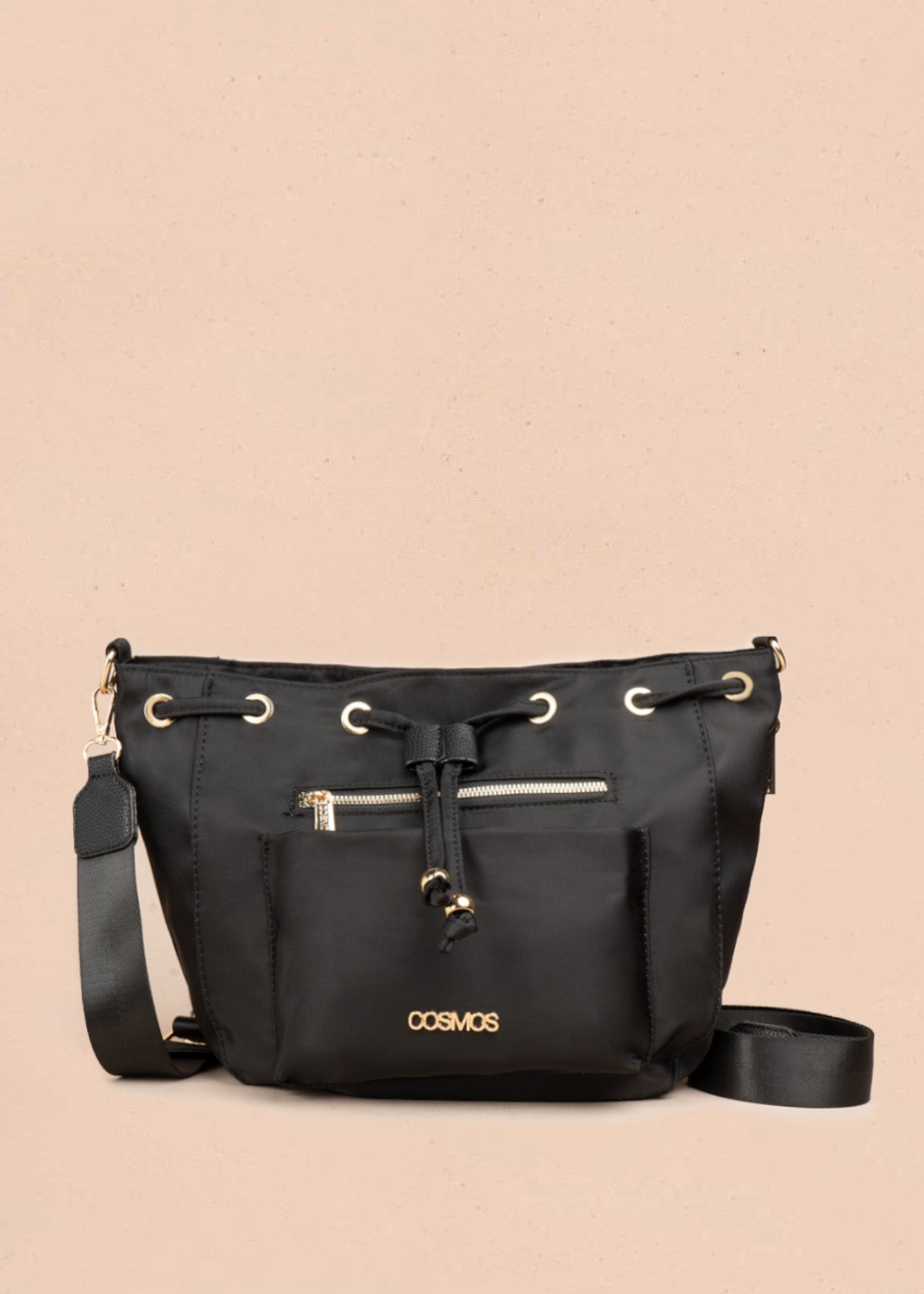 Bolso manos libres color negro con dos bolsillos adelante 106837