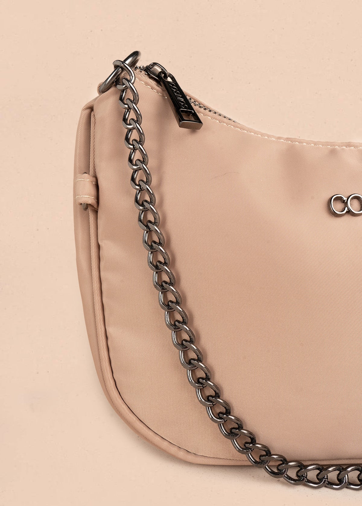 Bolso manos libres color beige con cadena 106841