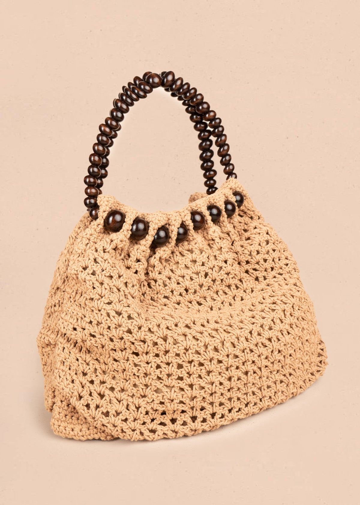 Bolso tipo shopping color caqui tejido con asa de esferas de madera 106846