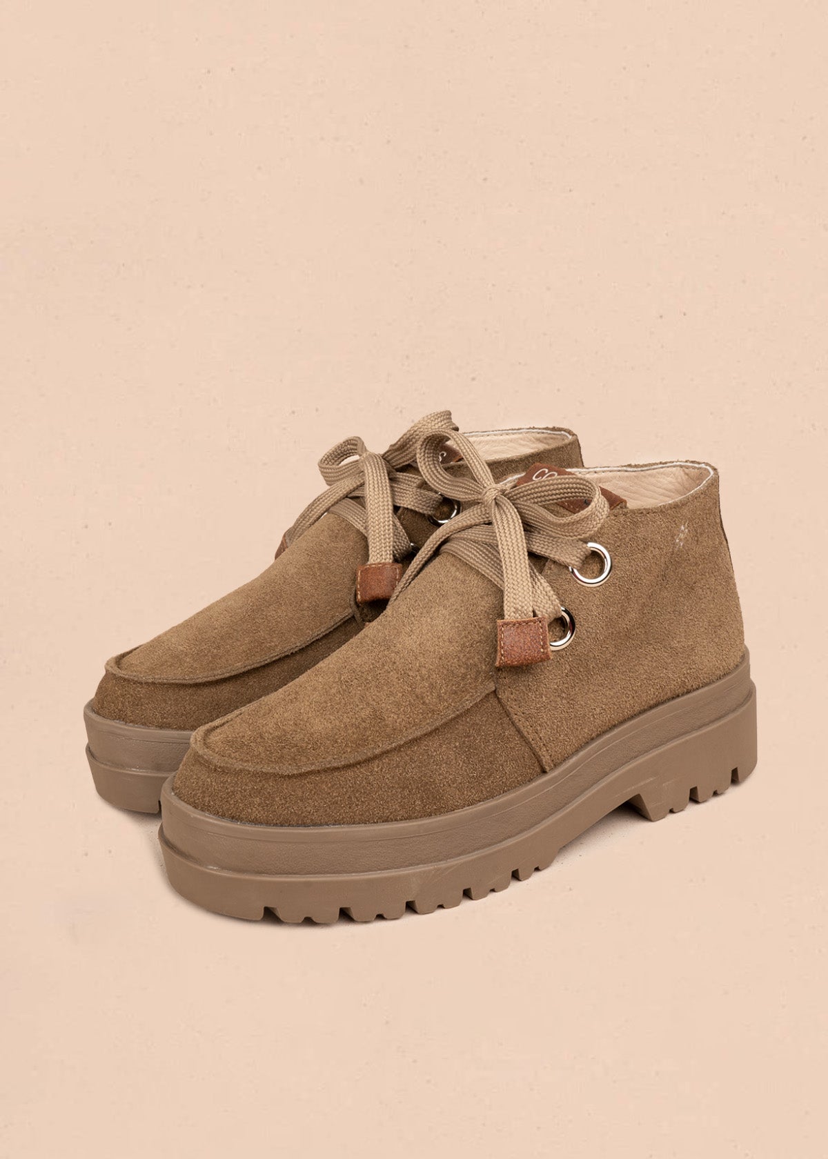 Botines de cuero color miel de gamuza con cordones  106901