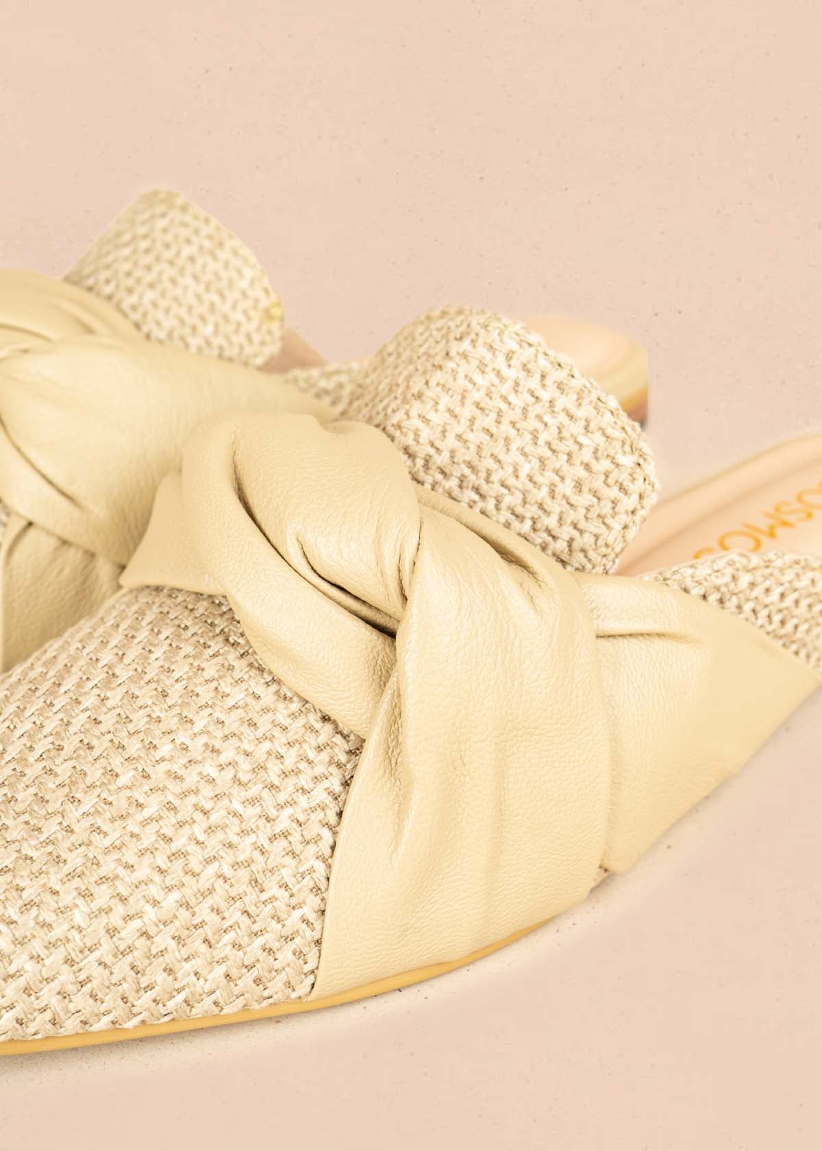 Zuecos color taupe con detalle de entrelazo 106960