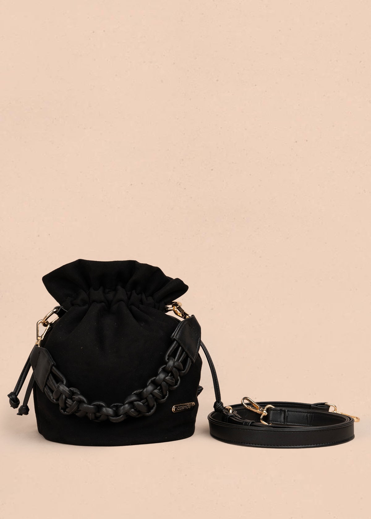 Bolso manos libres color negro con asa trenzada 106963