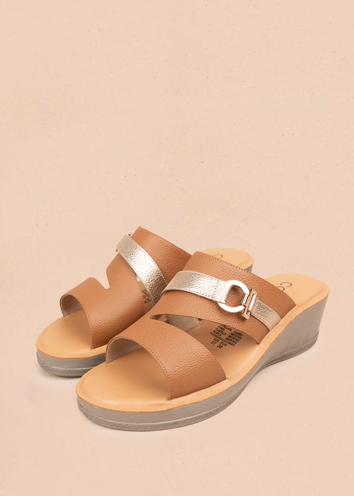 Sandalias en cuero color miel con plataforma y tiras cruzadas 106965
