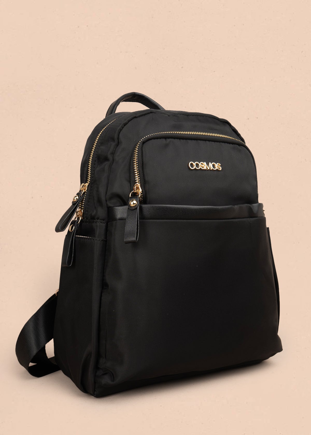 Morral color negro con bolsillo frontal y bordados 106973