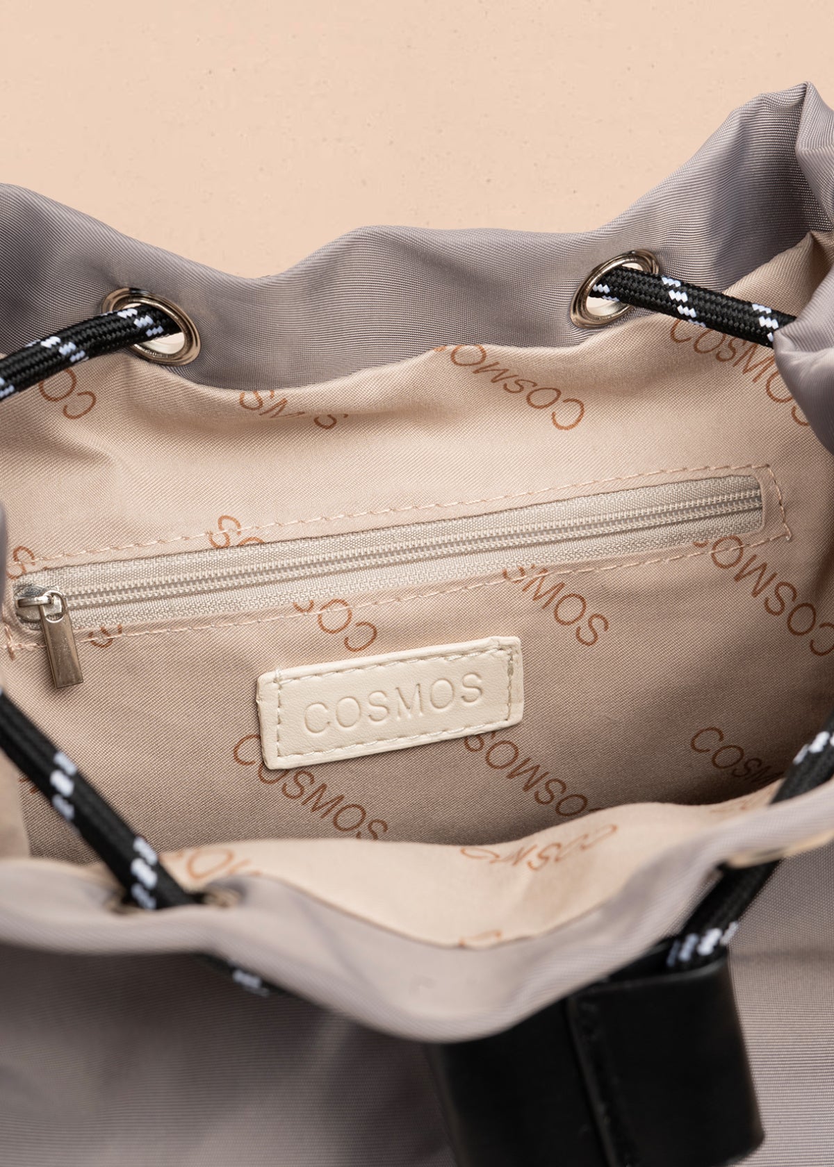 Morral color gris con bolsillo frontal y laterales 106977