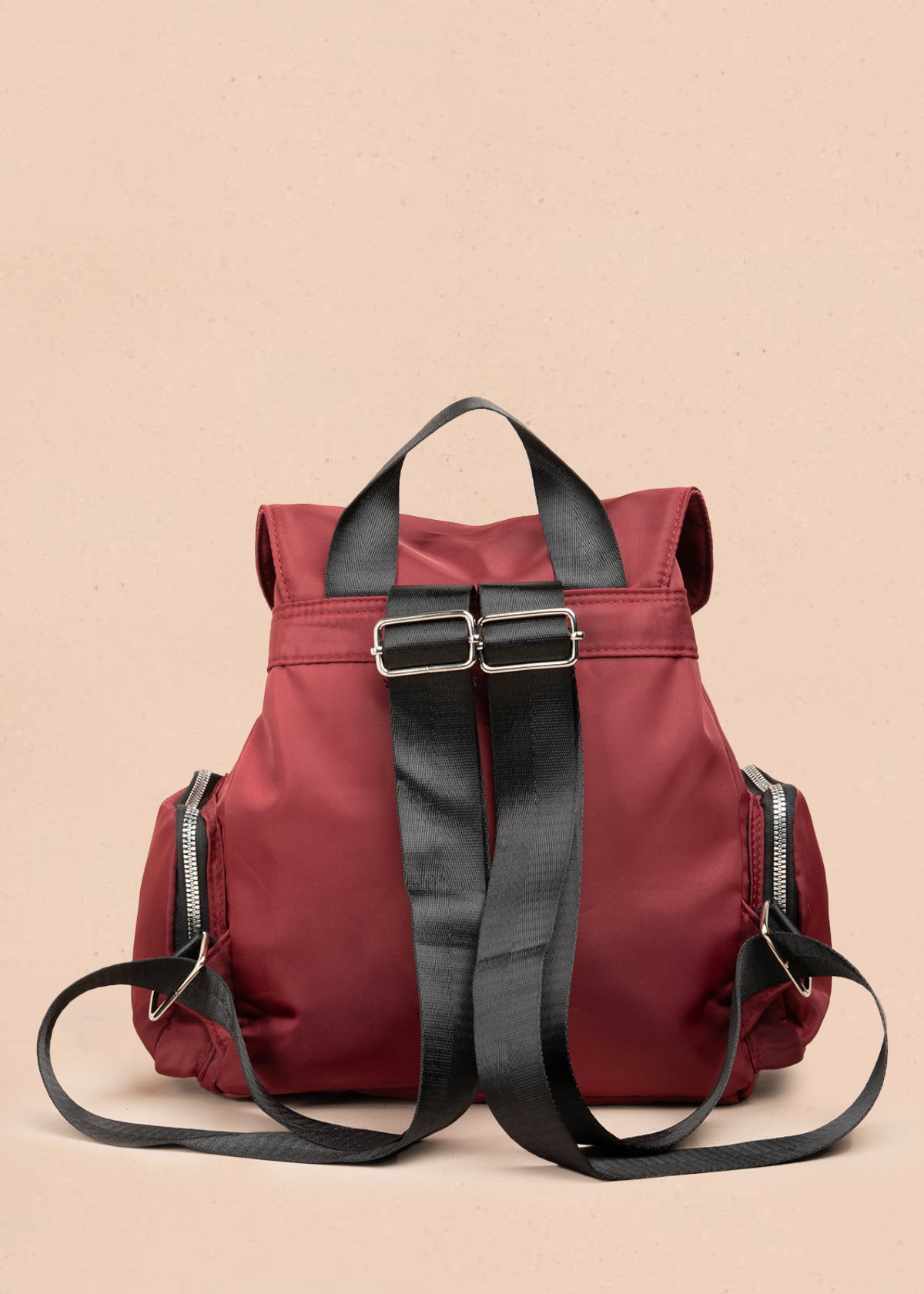 Morral color vinotinto con bolsillo frontal y laterales 106977