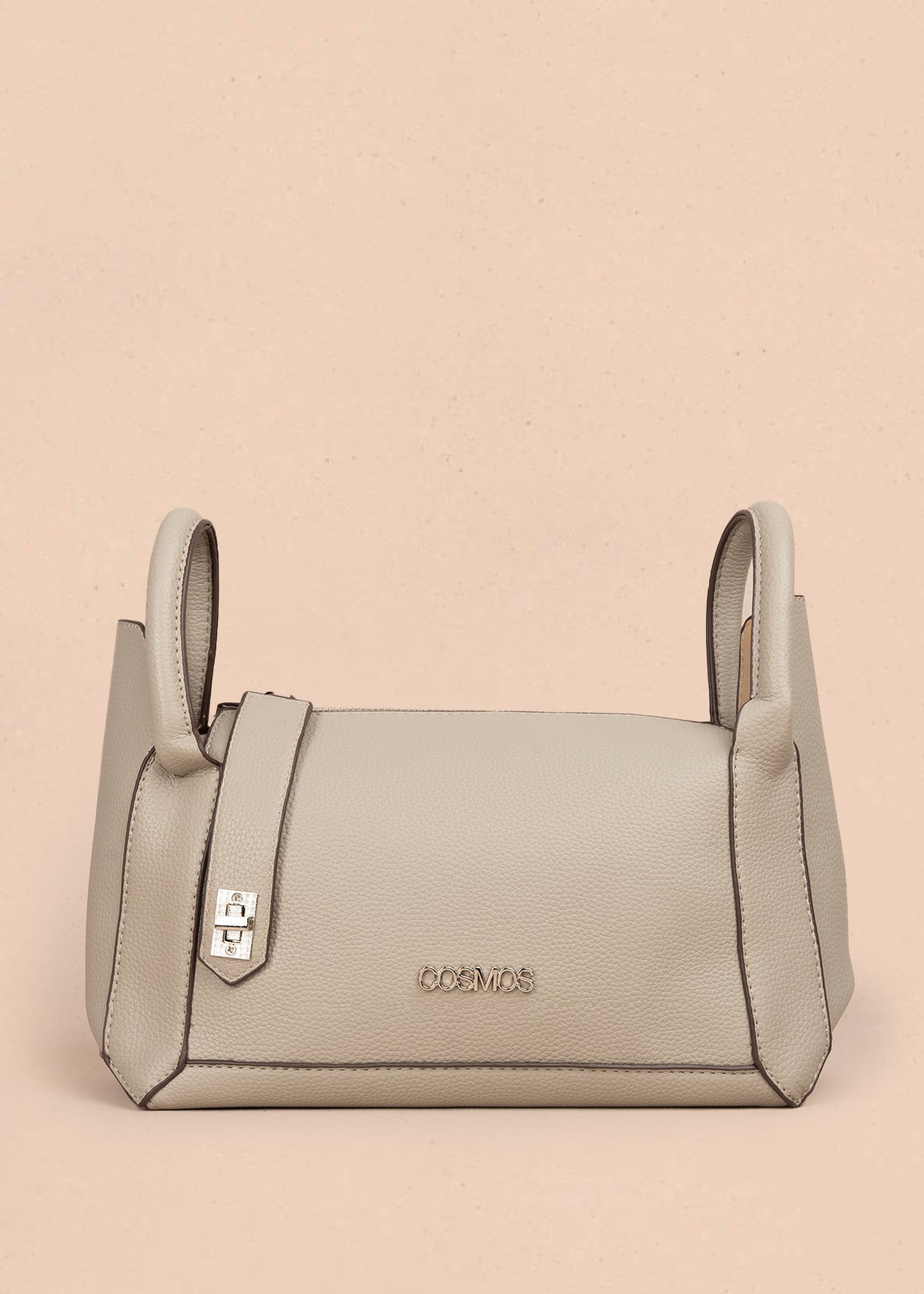 Bolso tipo cartera color arena con broche frontal 106985