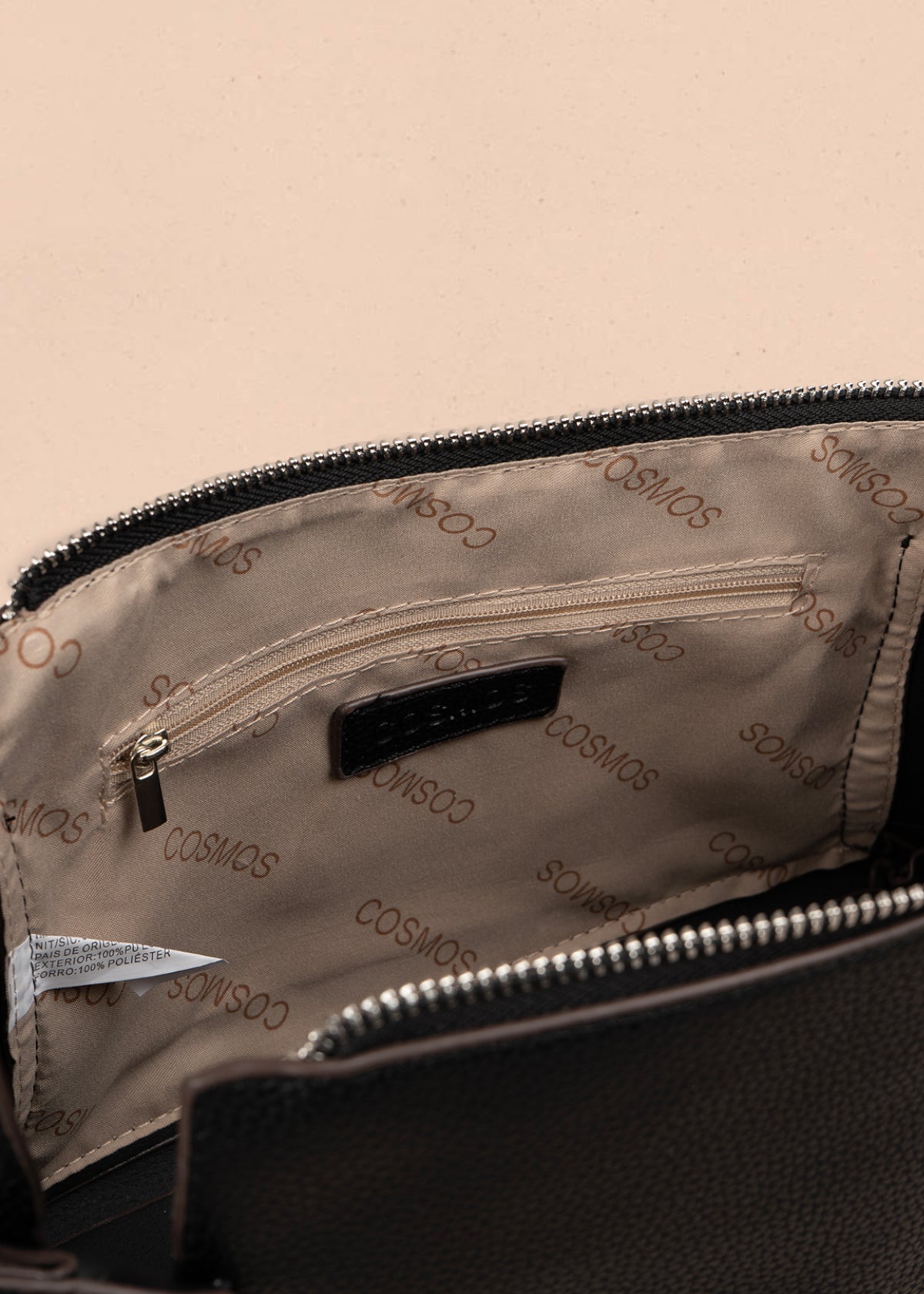 Bolso tipo cartera color negro con broche frontal 106985
