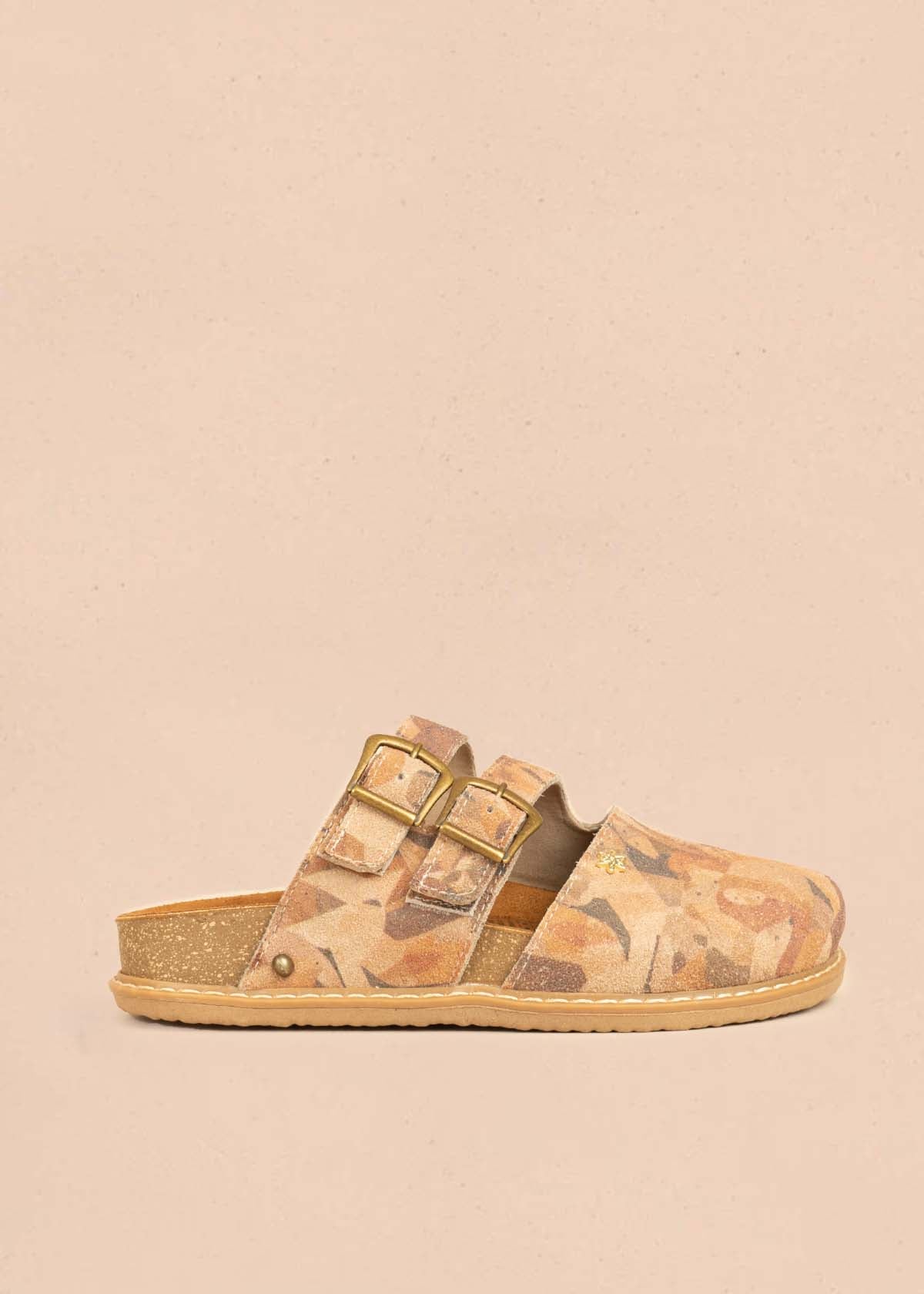 Zuecos en cuero color multicolor con estampado geométrico 106996