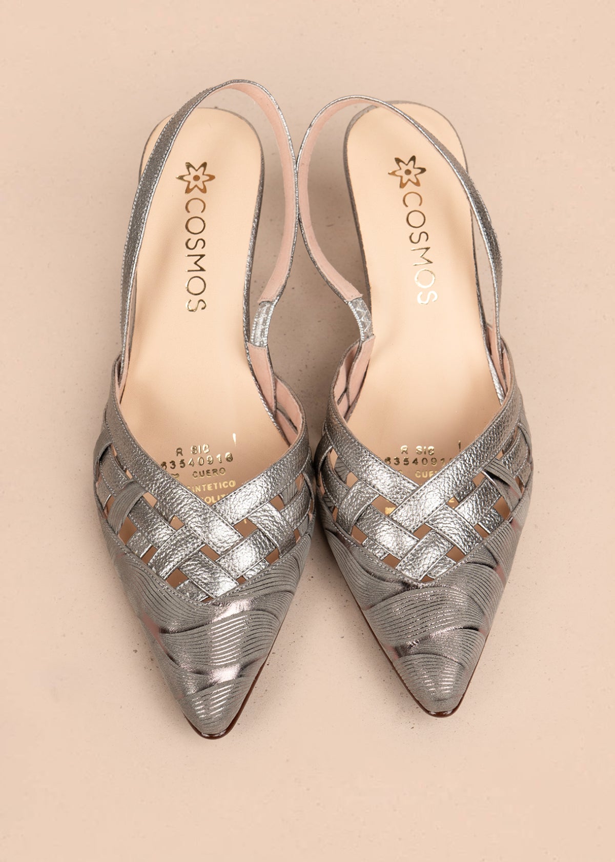 Tacones trabilla en cuero color gris con diseño entrelazado 107008