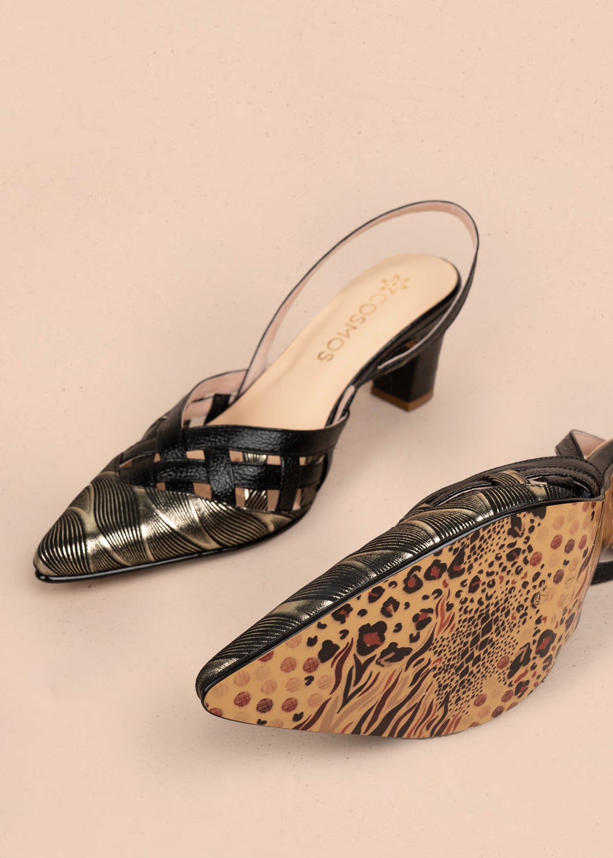 Tacones trabilla en cuero color negro con diseño entrelazado 107008