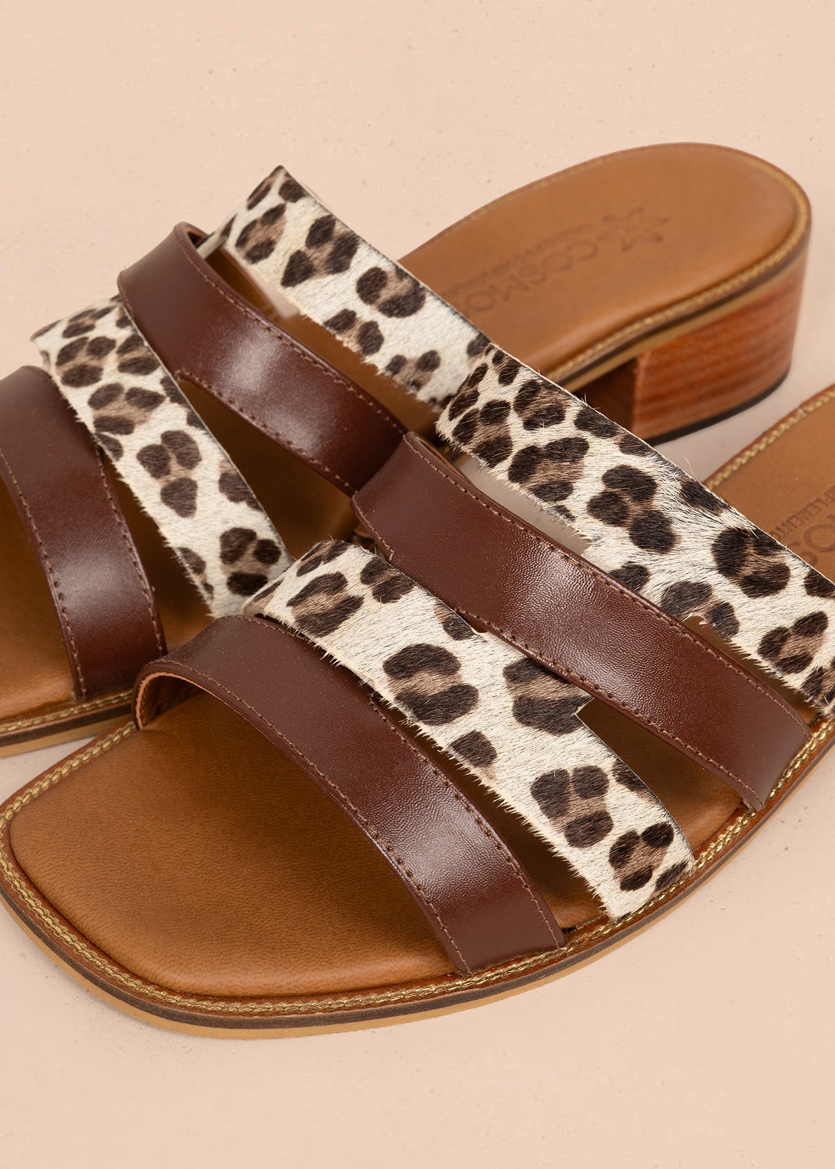 Sandalias en cuero color miel con tiras animal print 107015