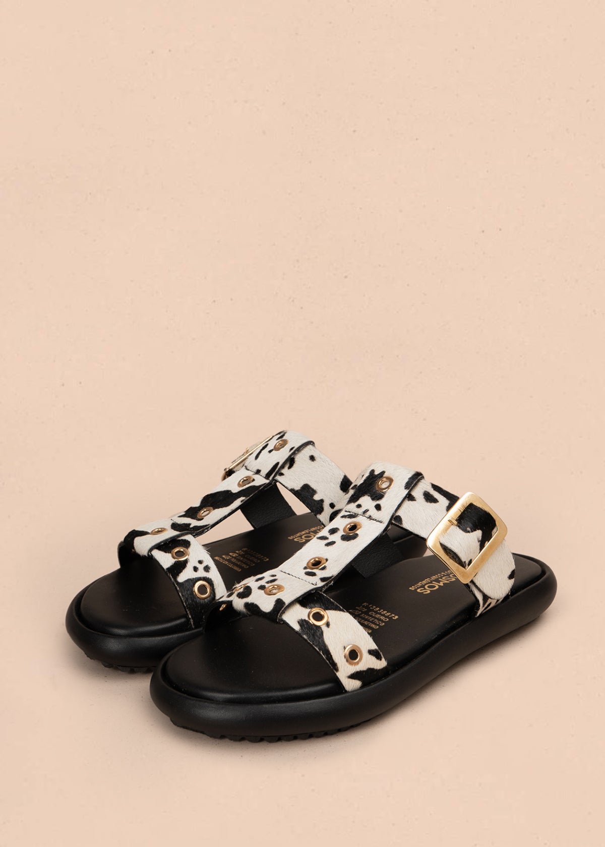 Sandalias planas en cuero color negro con tiras animal print 107018
