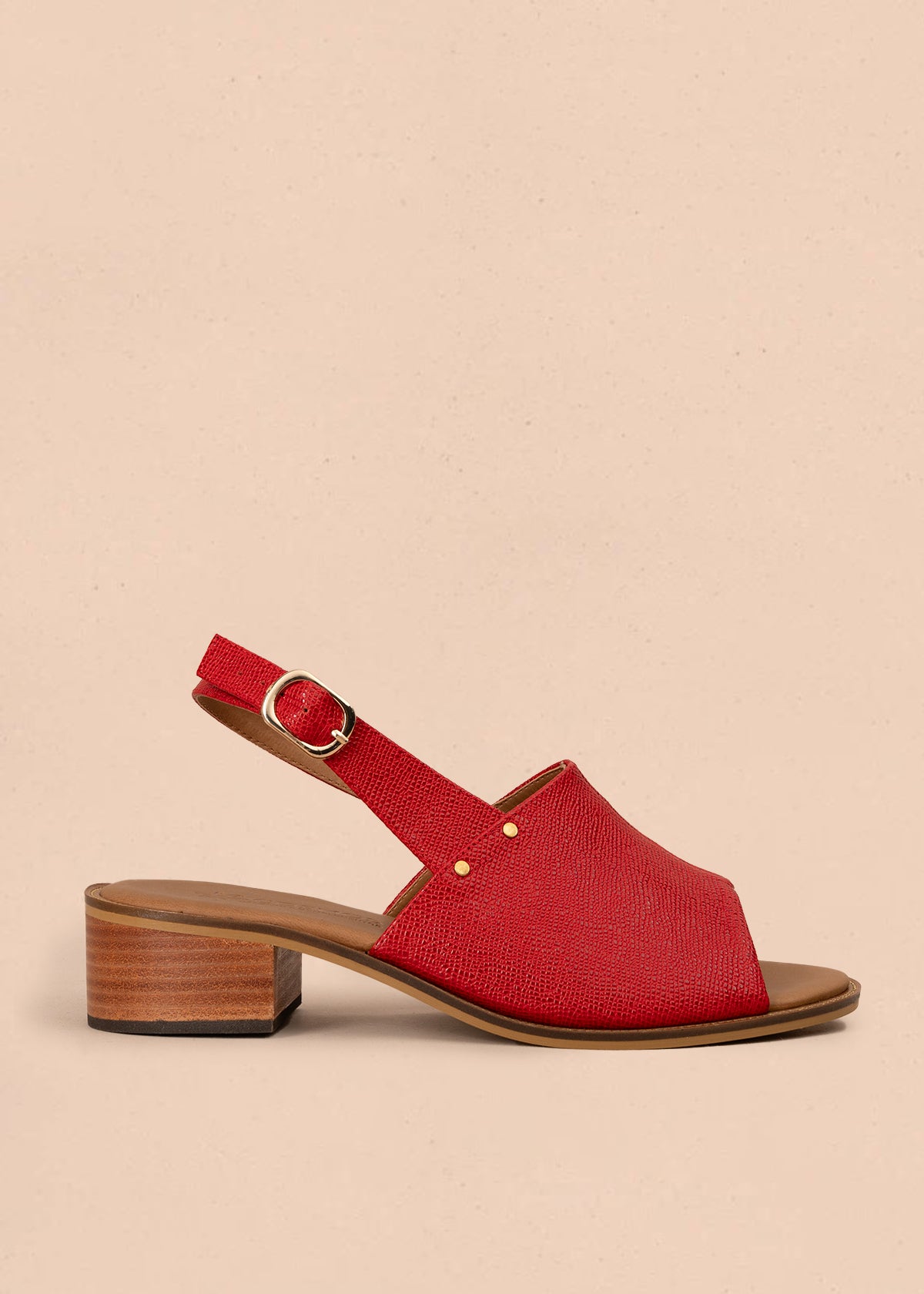 Sandalias altas color rojo con textura croco y correa ajustable 107019