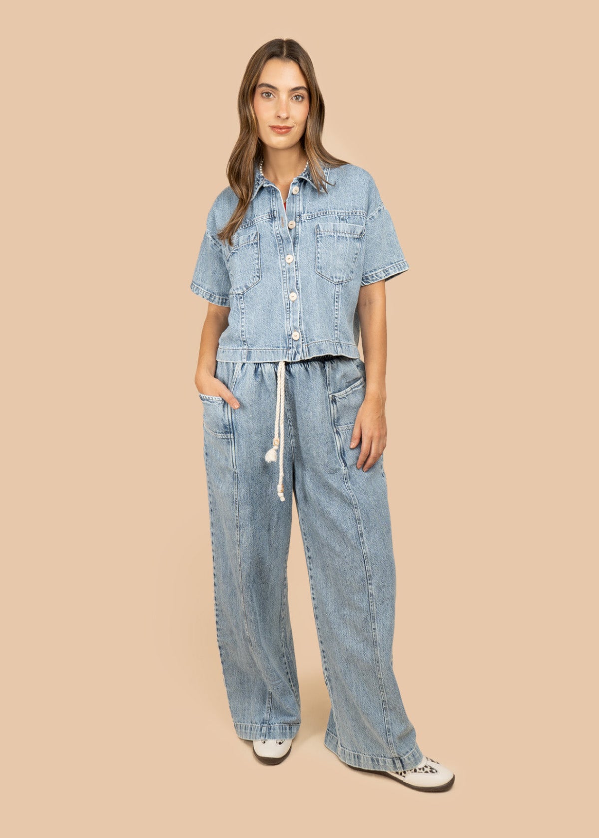 Pantalón con resorte color azul con pretina elástica con cordón de borlas 107031