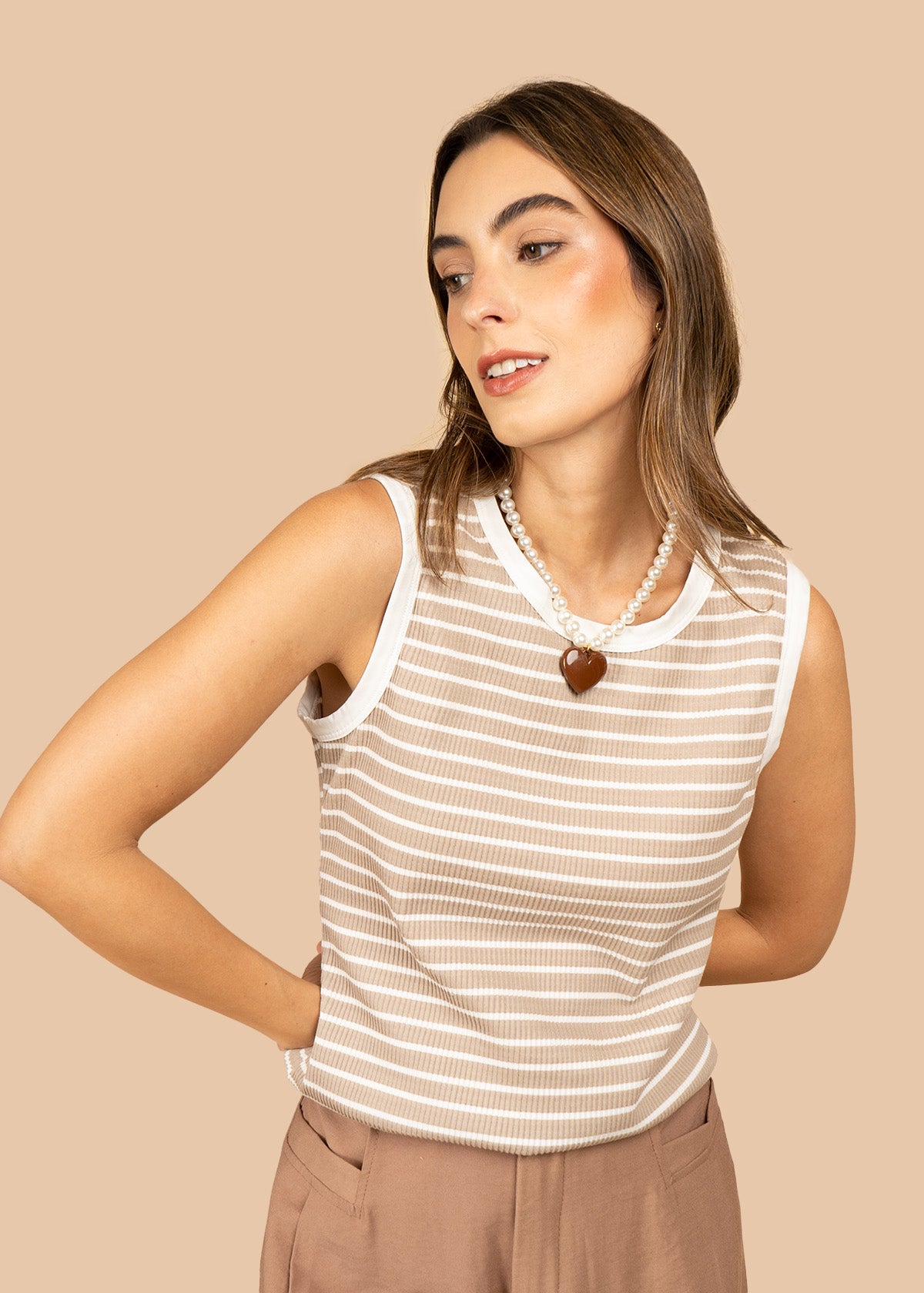 Camiseta a rayas horizontal color camel 107036