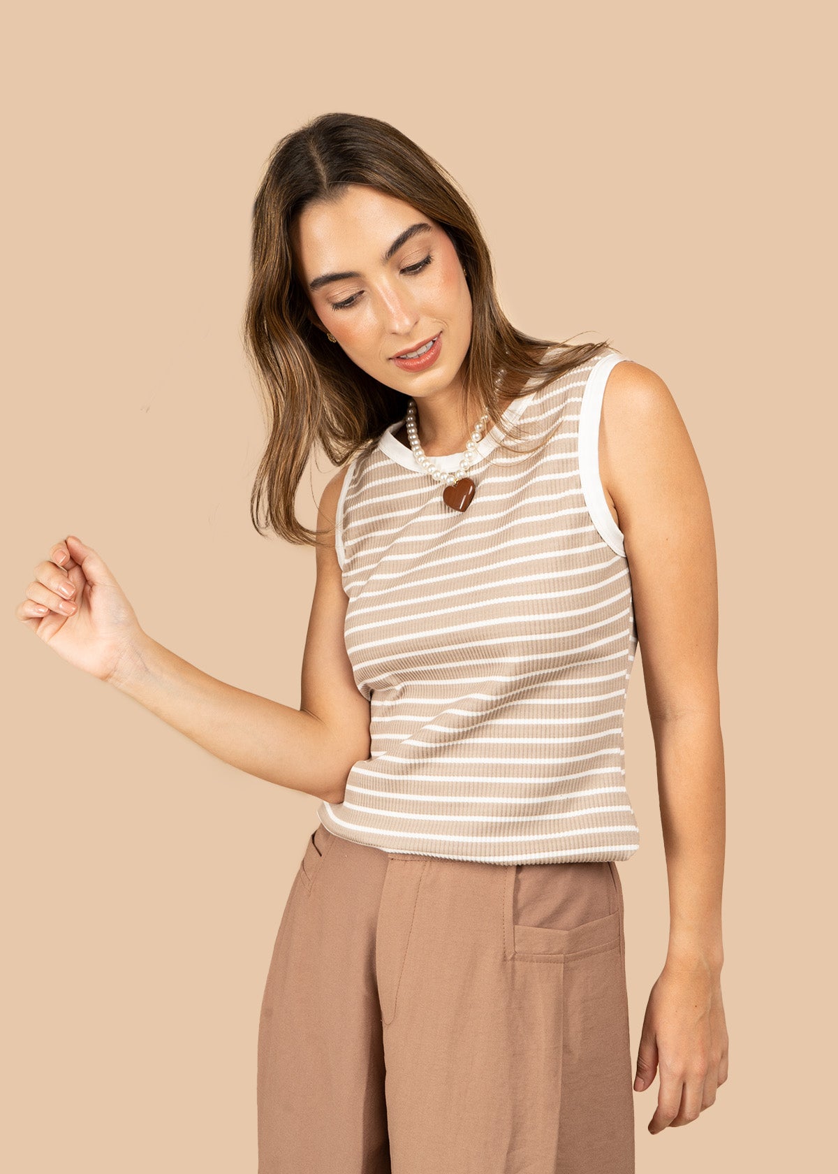Camiseta a rayas horizontal color camel 107036