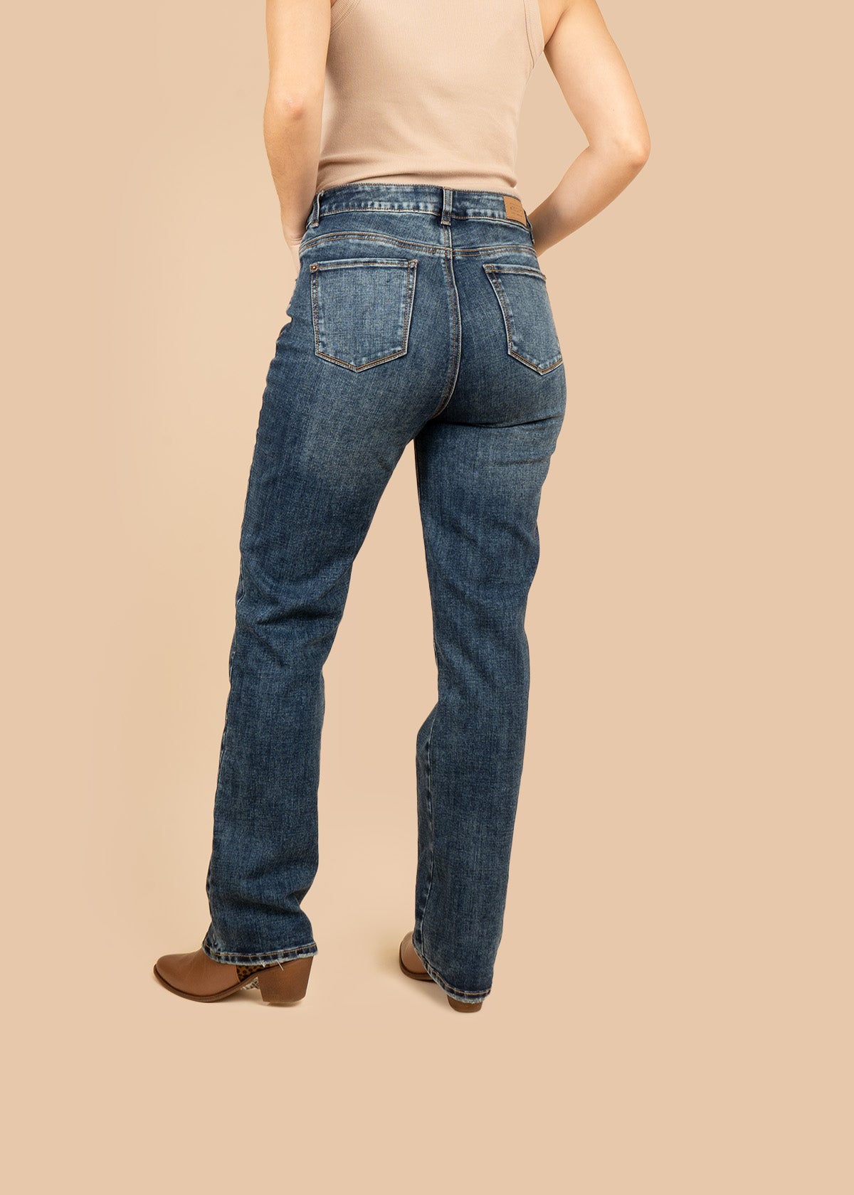Jean stretch color azul oscuro de bota recta 107208